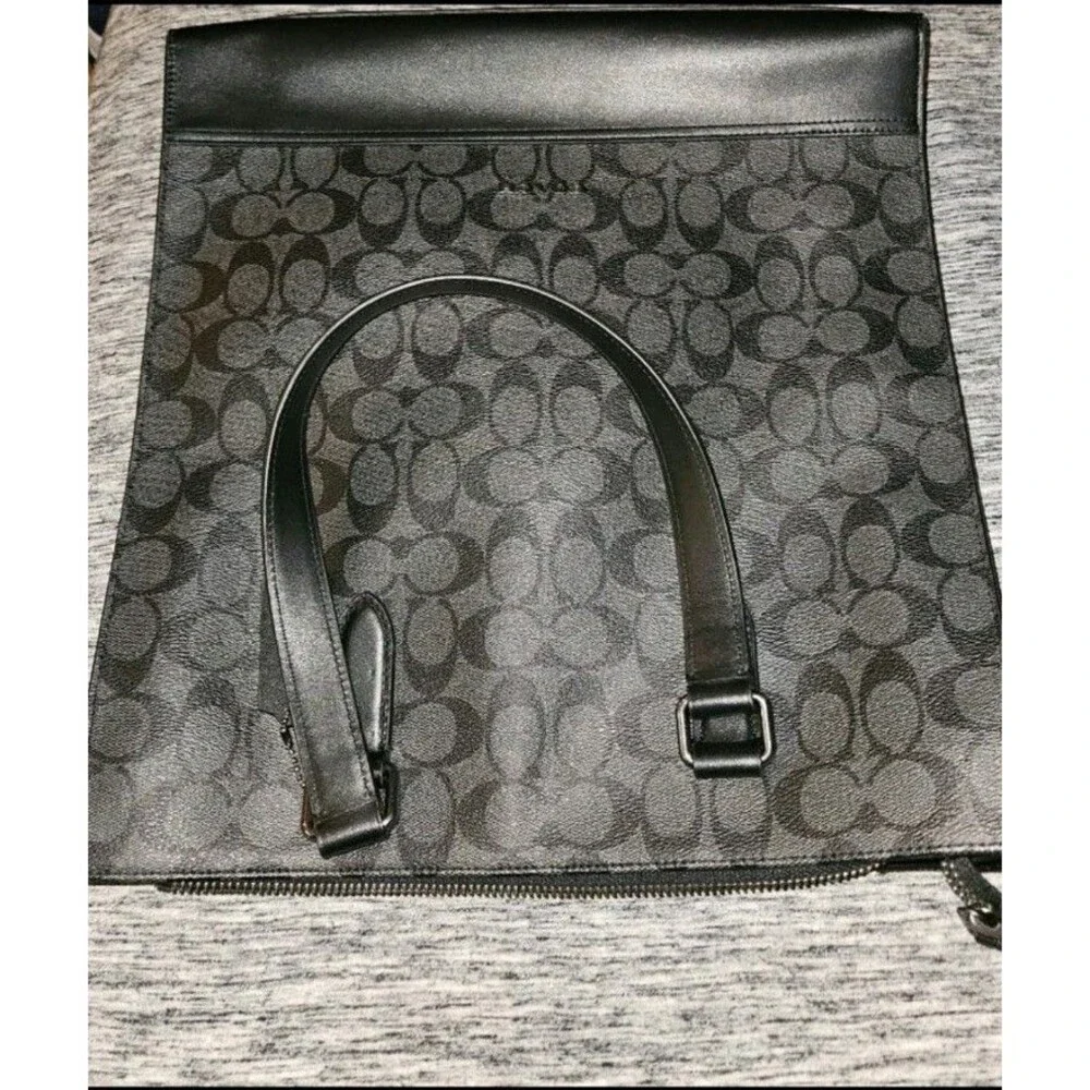 Coach Bag - Picture 3 of 6